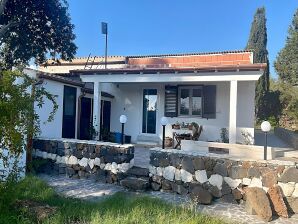 Holiday house Casa su Rimediu in Orosei mit Garten - Orosei - image1