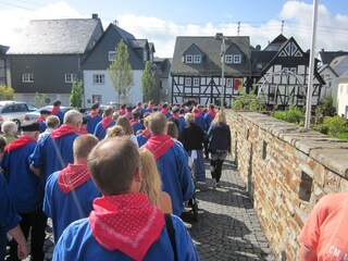 Perlengasse an der Kirmes