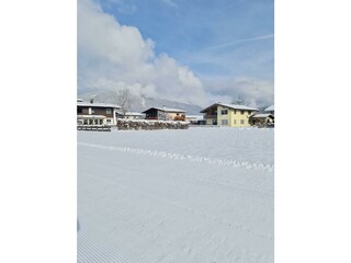 Blick auf Haus von Loipe