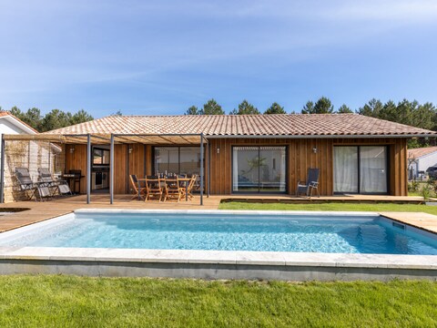 Villa Casa in legno con piscina riscaldata