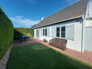 Accogliente casa vacanze a Nieuwpoort con piscina