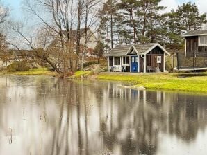 4 Personen Ferienhaus in Kullavik - Lerkil - image1