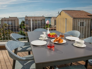 Balkon mit Blick aufs Meer