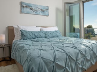 Schlafzimmer mit Doppelbett