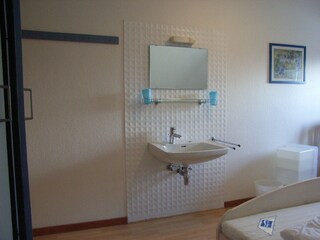 Schlafzimmer OG ,Waschbecken