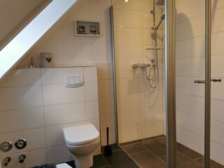 Badezimmer mit Dusche