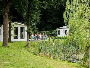 Holiday park Chalet with WiFi, within nature of De Veluwe - Lunteren - image1