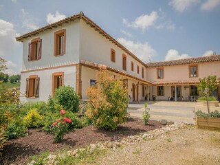 Apartment Tauriac Außenaufnahme 4