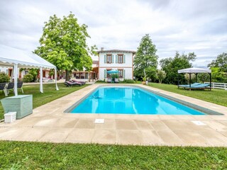 Apartment Tauriac Außenaufnahme 5
