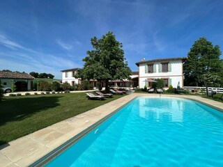 Apartment Tauriac Außenaufnahme 7