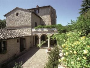 Ferienhaus Attraktive Wohnung mit Gemeinschaftspool im Herzen Umbriens - Mantignana - image1