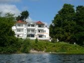 Villa Vilmblick vom Wasser aus gesehen