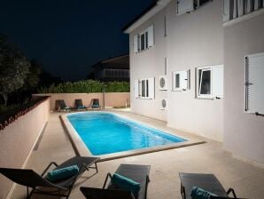 Villa Ferienhaus DM mit pool - Loborika - image1