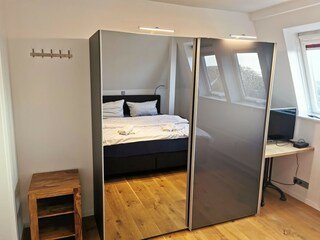 Schlafzimmer 2