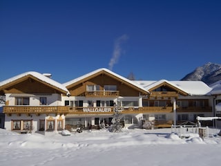 Wallgauer Hof Aussenansicht Winter