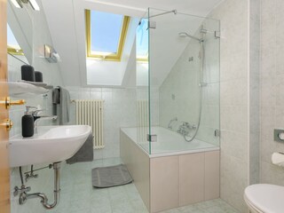 Badezimmer 2