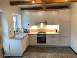 Offene Moderne Küche im Landhausstil