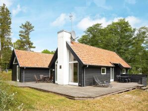 6 Personen Ferienhaus in Aakirkeby - Sommerodde - image1