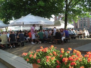 Biergartenstimmung an der Weser