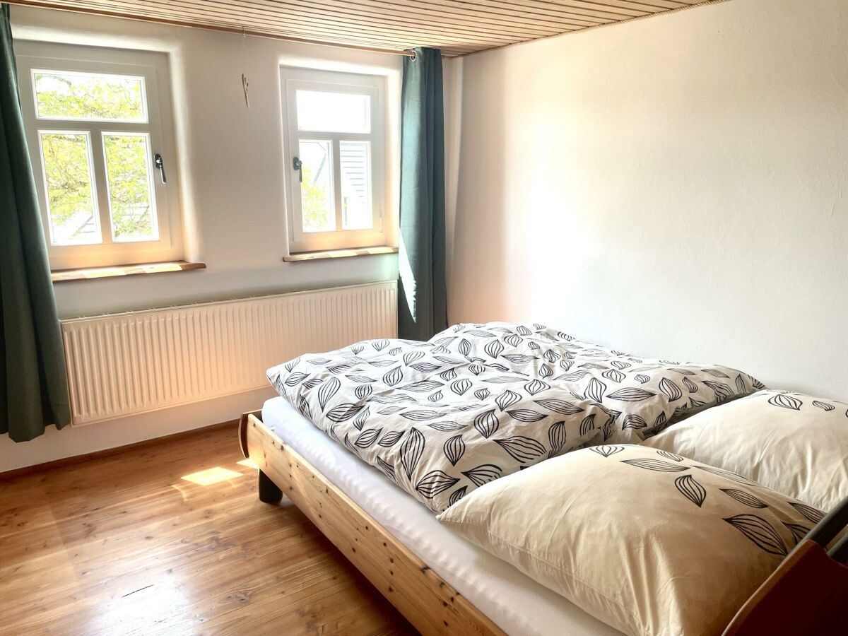 Schlafzimmer mit Doppelbett | 1. OG