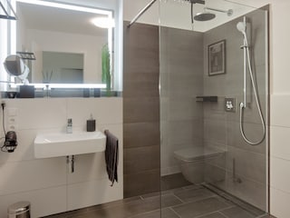 Badezimmer mit Dusche