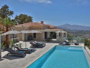 Afrodite, natuurstenen villa