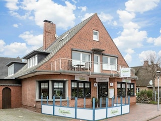 Straßenansicht (Südost)