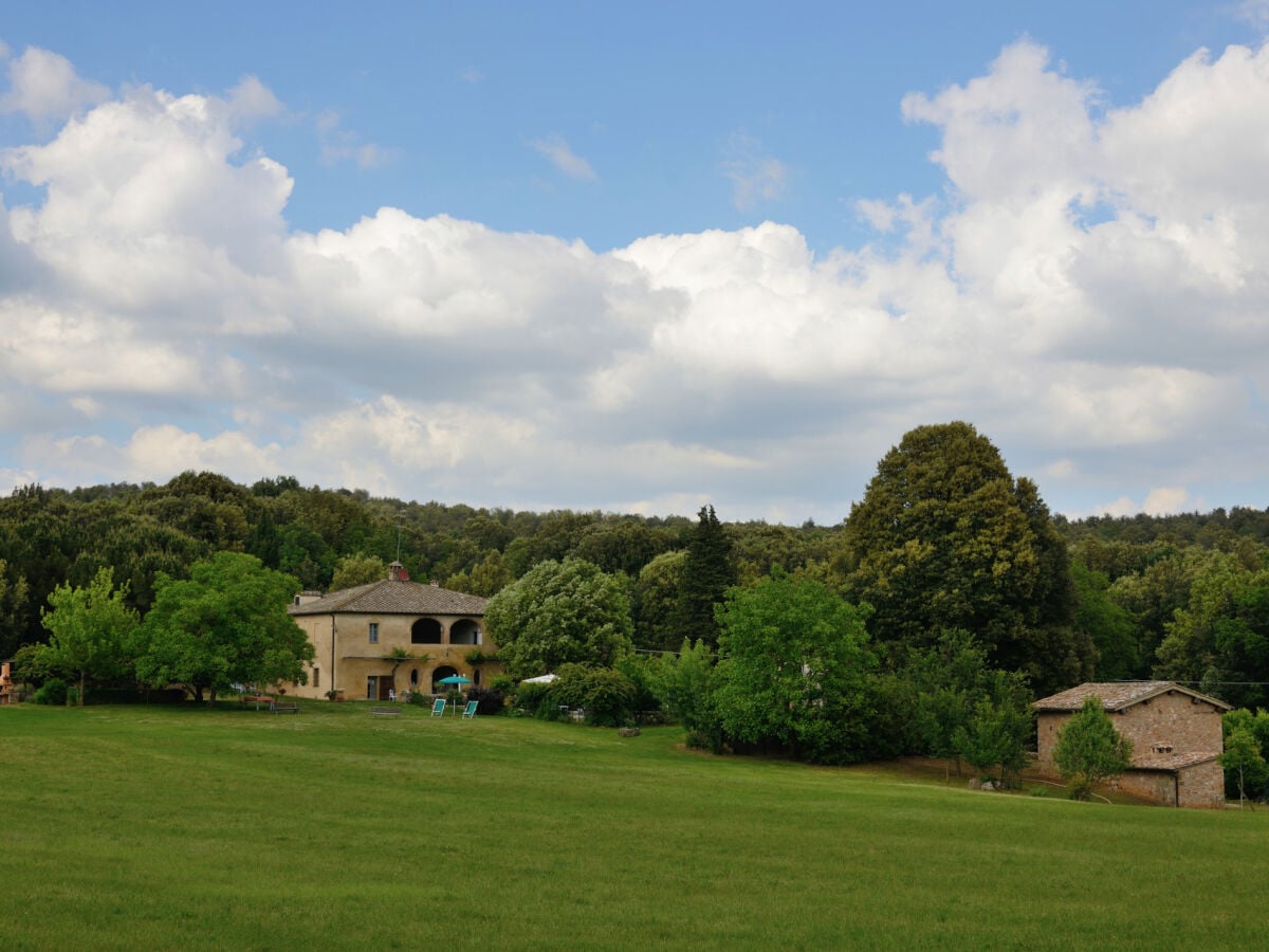 Die Villa und ihr großer Garten