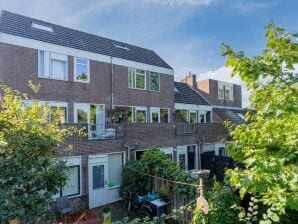 Apartment Komfortables Ferienhaus in Alkmaar mit Balkon - Koedijk - image1