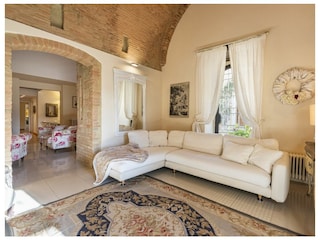 Villa Poggibonsi Features 13