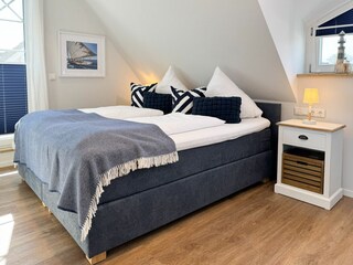 Schlafzimmer 1