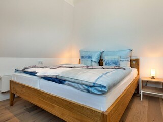 2. Schlafzimmer mit Doppelbett