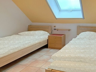 Schlafzimmer mit 2 Einzelbetten