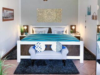 Schlafzimmer mit Doppelbett