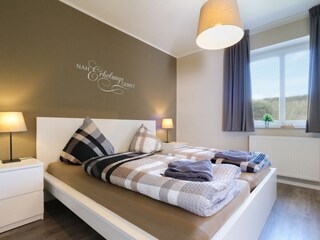 Das Elternschlafzimmer mit Blick auf den Deich