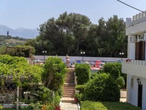 Parc de vacances Maison de vacances moderne à Stalos avec balcon - Galatas - image1