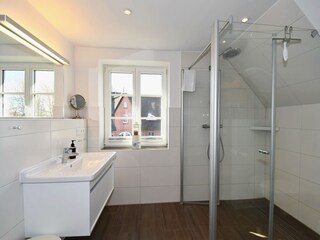 Duschbad mit Sauna OG