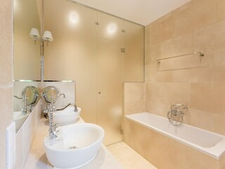 Holiday house Sillans-la-Cascade Features 25