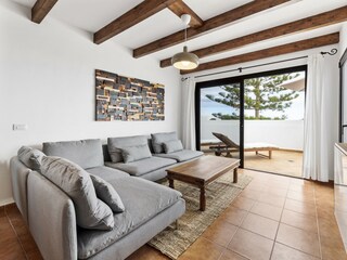 Villa Tías Features 16