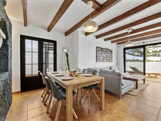Villa Tías Features 19