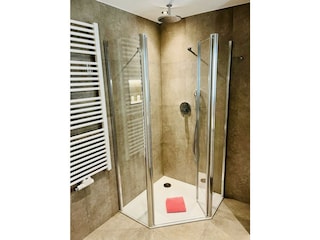 3* Rainshower-Dusche