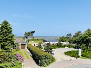 mit Blick auf den Strand