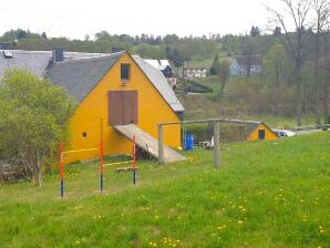 Holiday house Geräumiges Ferienhaus in Bärenstein mit Garten - Baerenstein - image1