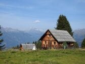 Adambauerhütte mit Blick auf die Hochalmspitze