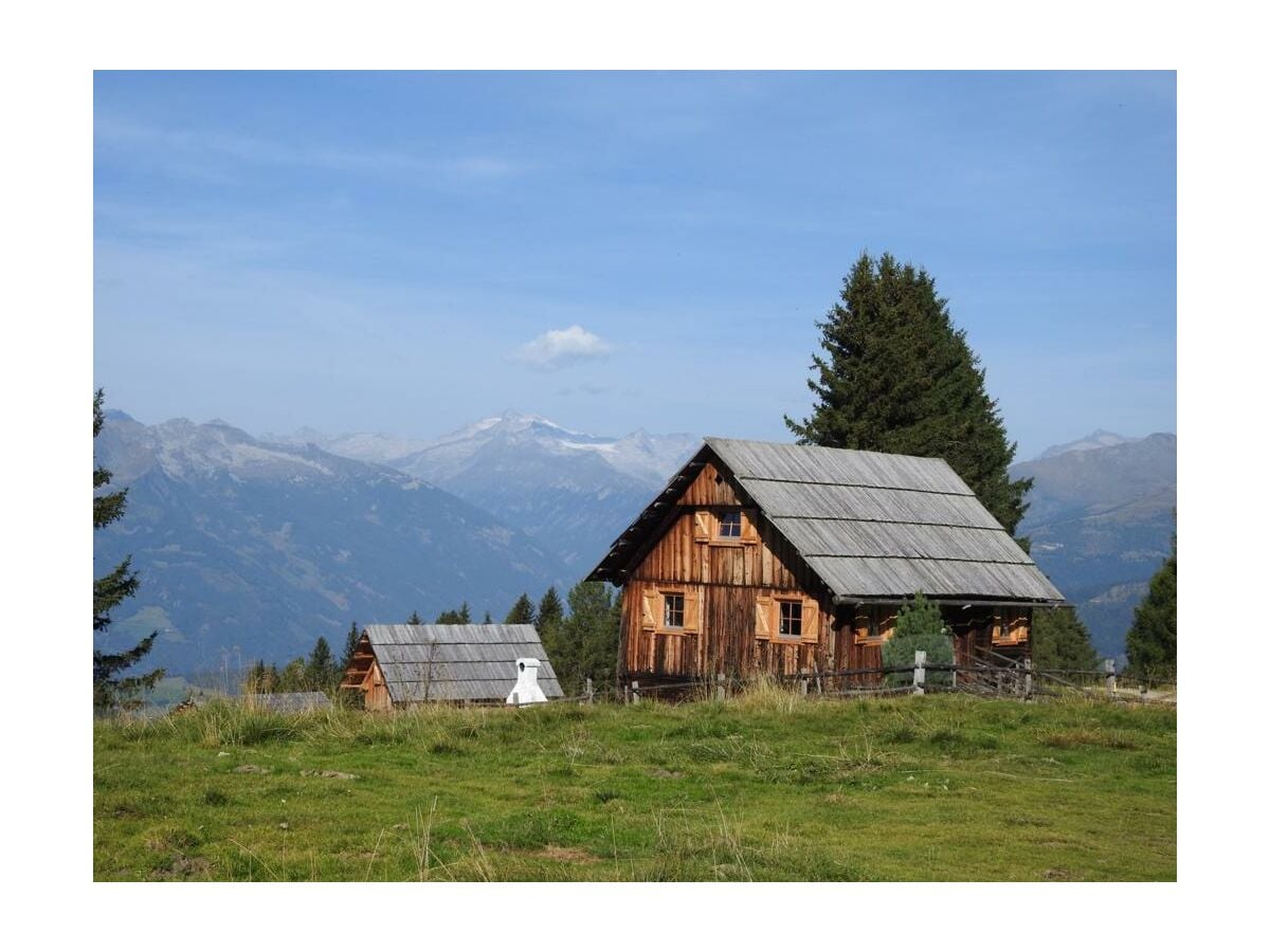 Adambauerhütte mit Blick auf die Hochalmspitze