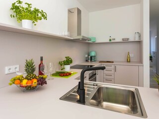 offene Küche mit Esstisch