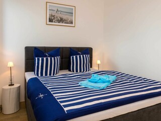 Schlafraum mit Doppelbett