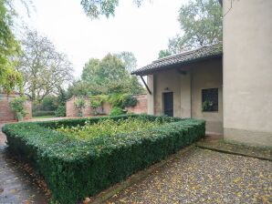 Landhaus Einladendes Herrenhaus in Stagno mit Garten - Busseto - image1