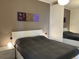 Schlafzimmer 1