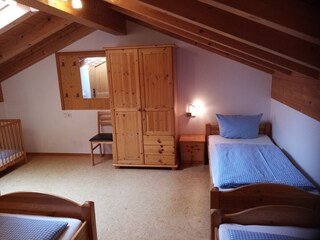 2. Schlafzimmer Bild2